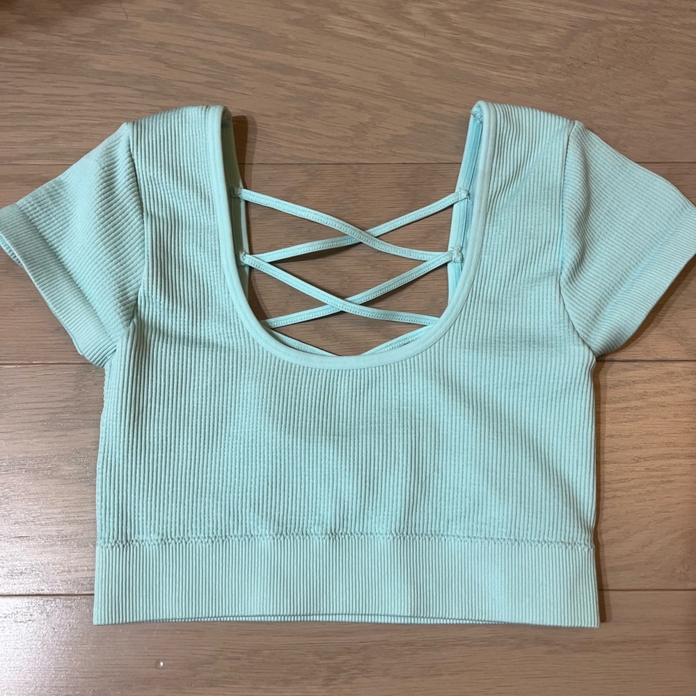 Aerie Activewear Cropped Shirt in Light Blue